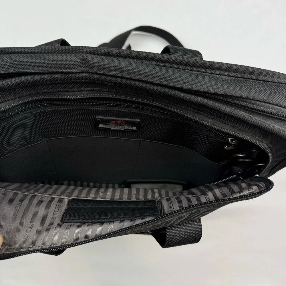 Tumi Business Travel Briefcase Shoulder Bag Black Nylon 2 Way Laptop Case